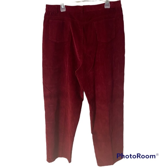 A great pair of red cords   They are more of wine colour in size 18 - Picture 6 of 7